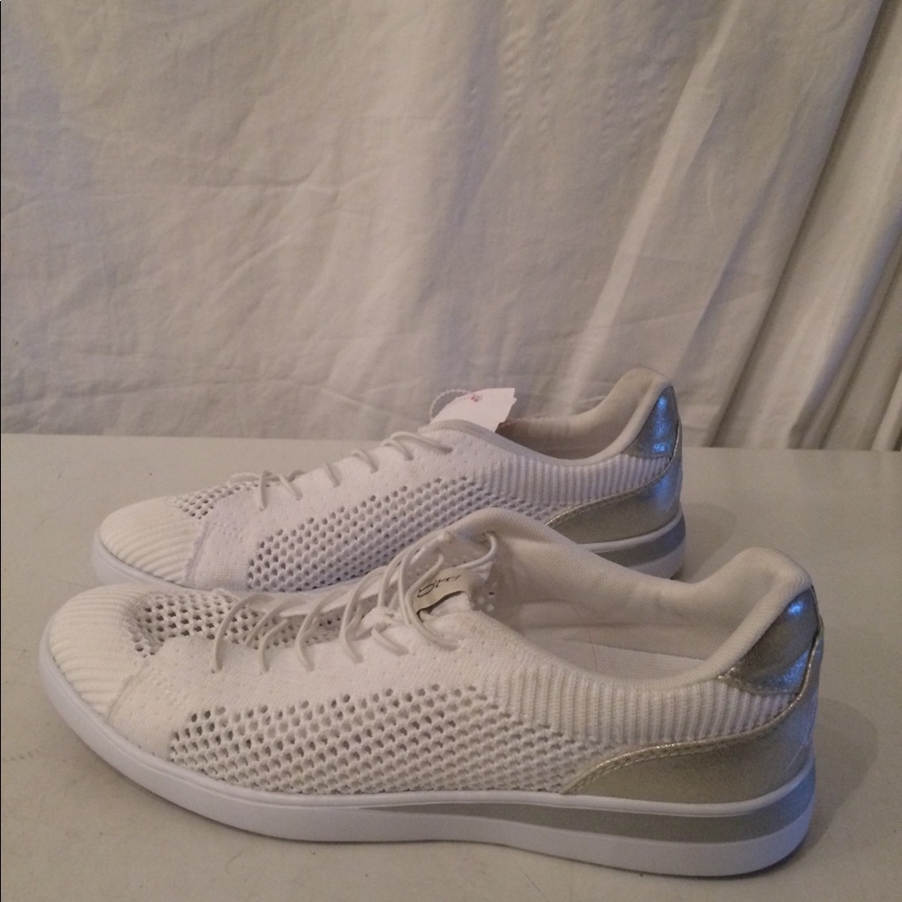 FlexED white mesh shoes 8